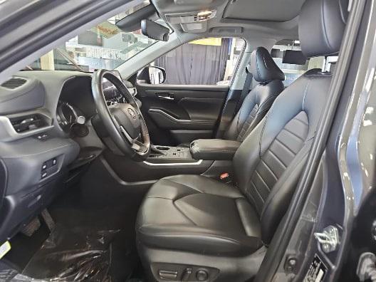 used 2023 Toyota Highlander car, priced at $41,000