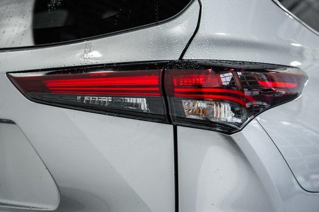 used 2024 Toyota Highlander car, priced at $42,500