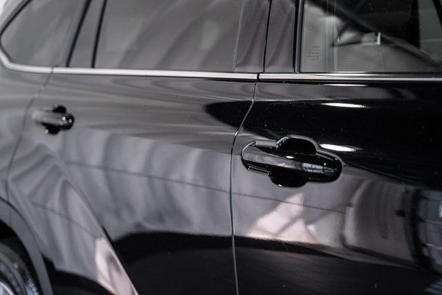 used 2022 Toyota Highlander car, priced at $31,000