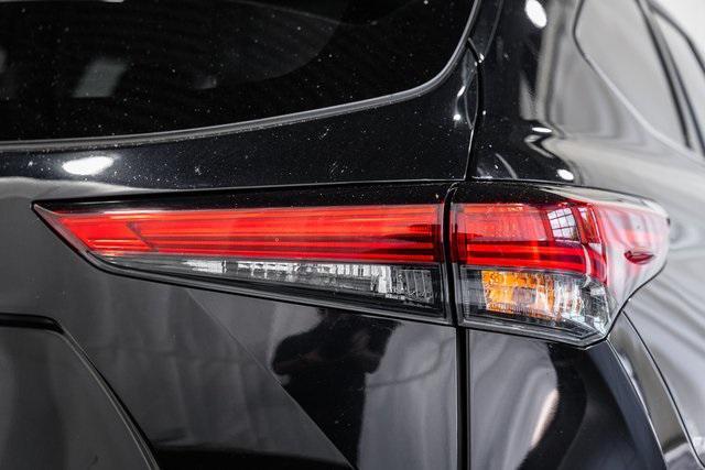 used 2022 Toyota Highlander car, priced at $31,000