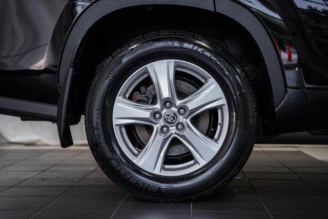 used 2022 Toyota Highlander car, priced at $31,000