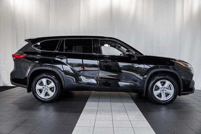 used 2022 Toyota Highlander car, priced at $31,000