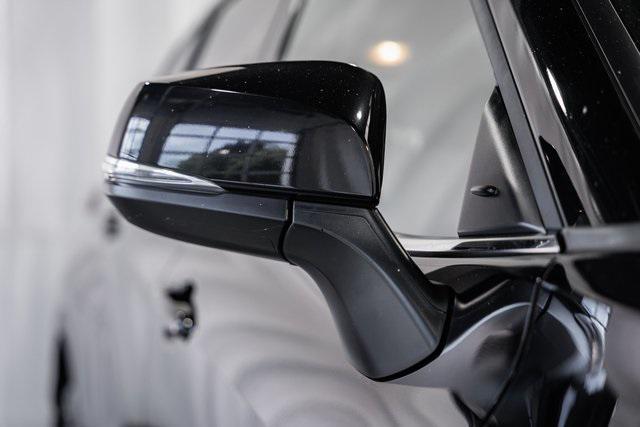 used 2022 Toyota Highlander car, priced at $31,000