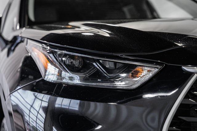 used 2022 Toyota Highlander car, priced at $31,000