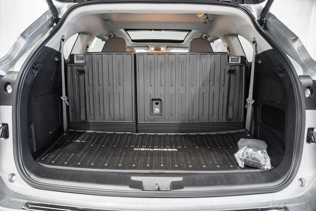 new 2025 Toyota Highlander car, priced at $54,500