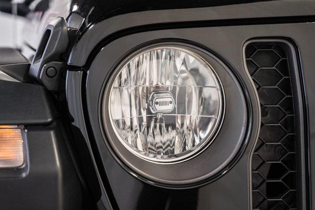 used 2022 Jeep Gladiator car, priced at $32,000
