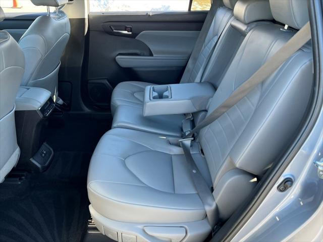 used 2022 Toyota Highlander car, priced at $34,000