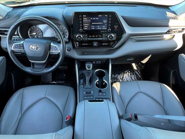 used 2022 Toyota Highlander car, priced at $34,000