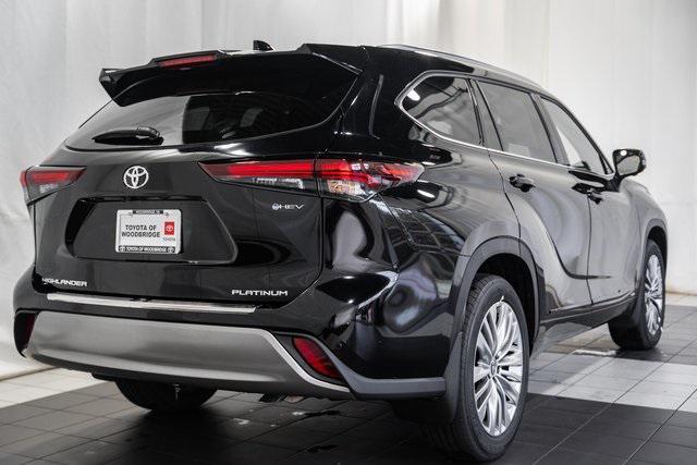 new 2025 Toyota Highlander Hybrid car, priced at $55,953
