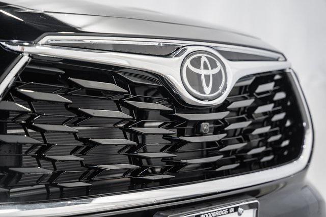 new 2025 Toyota Highlander Hybrid car, priced at $55,953