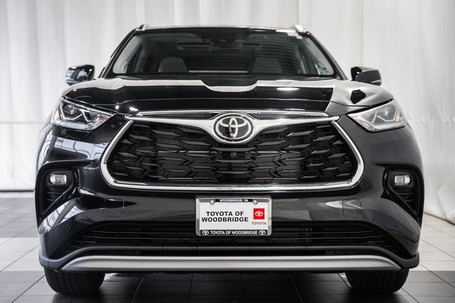 new 2025 Toyota Highlander Hybrid car, priced at $55,953