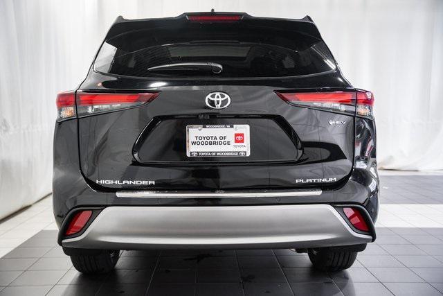 new 2025 Toyota Highlander Hybrid car, priced at $55,953