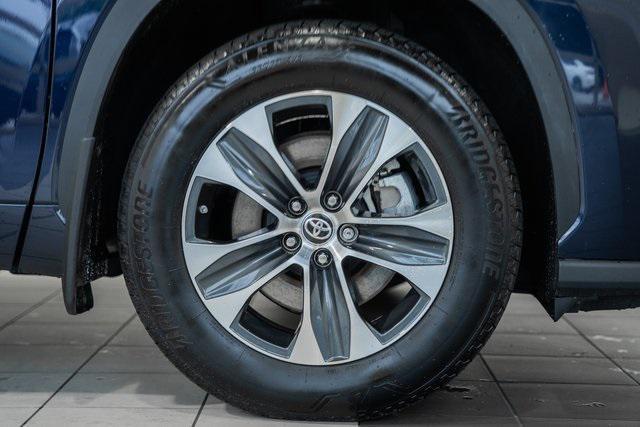 used 2024 Toyota Highlander car, priced at $43,500