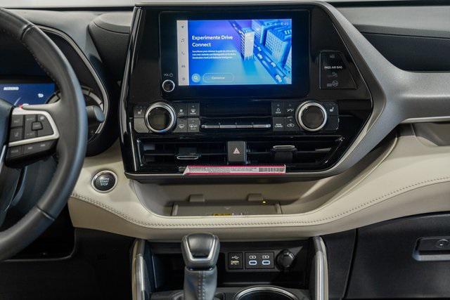 used 2024 Toyota Highlander car, priced at $43,500