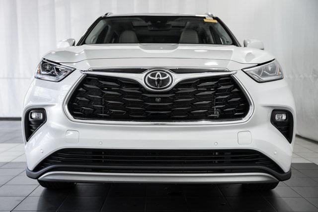 used 2022 Toyota Highlander car, priced at $42,500