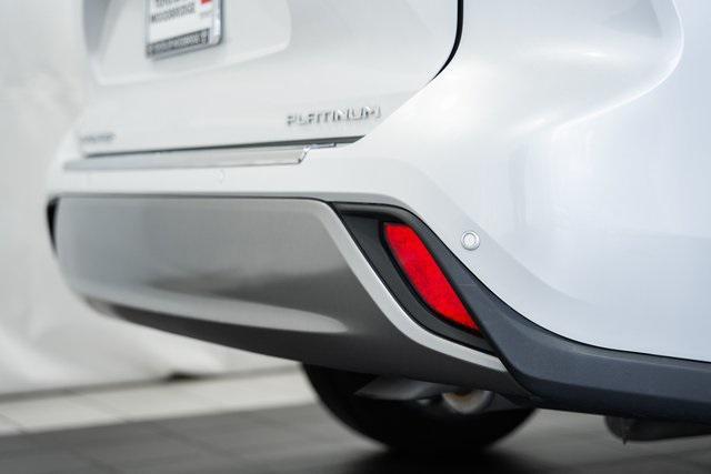used 2022 Toyota Highlander car, priced at $42,500