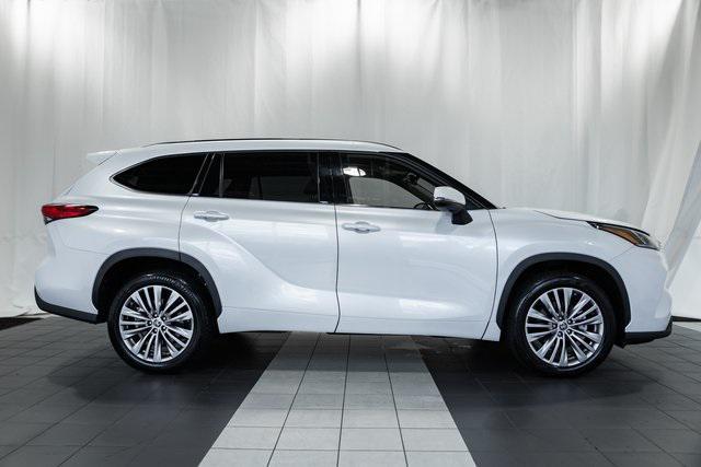 used 2022 Toyota Highlander car, priced at $42,500