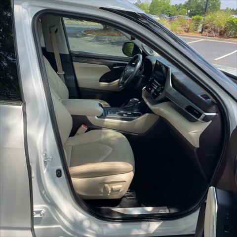 used 2022 Toyota Highlander car, priced at $43,000