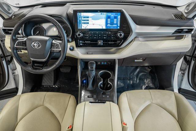 used 2022 Toyota Highlander car, priced at $42,500