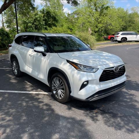 used 2022 Toyota Highlander car, priced at $43,000