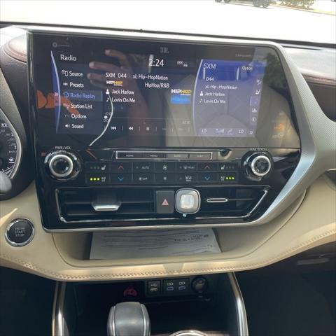 used 2022 Toyota Highlander car, priced at $43,000