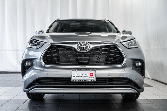 new 2025 Toyota Highlander Hybrid car, priced at $56,268