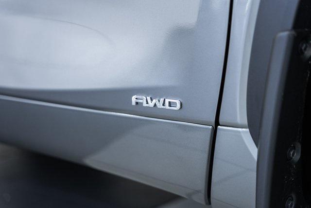 new 2025 Toyota Highlander Hybrid car, priced at $56,268