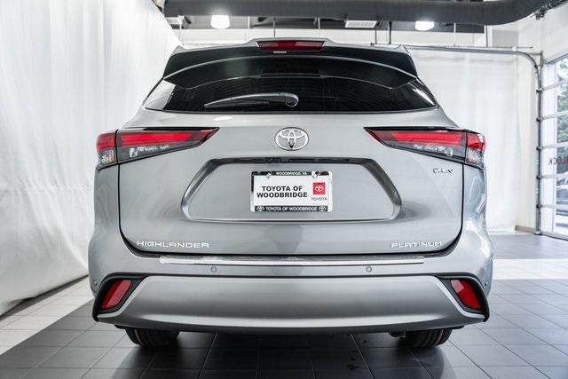 new 2025 Toyota Highlander Hybrid car, priced at $56,268