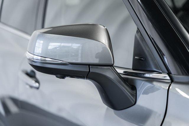 new 2025 Toyota Highlander Hybrid car, priced at $56,268