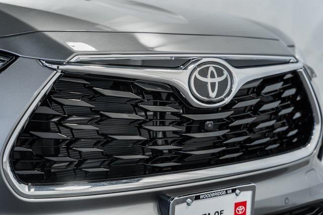 new 2025 Toyota Highlander Hybrid car, priced at $56,268