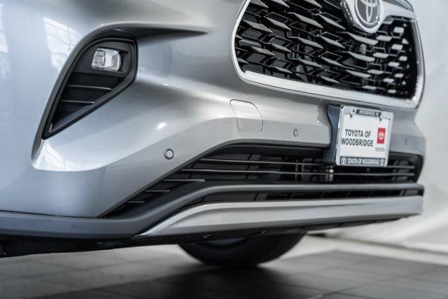 new 2025 Toyota Highlander Hybrid car, priced at $56,268