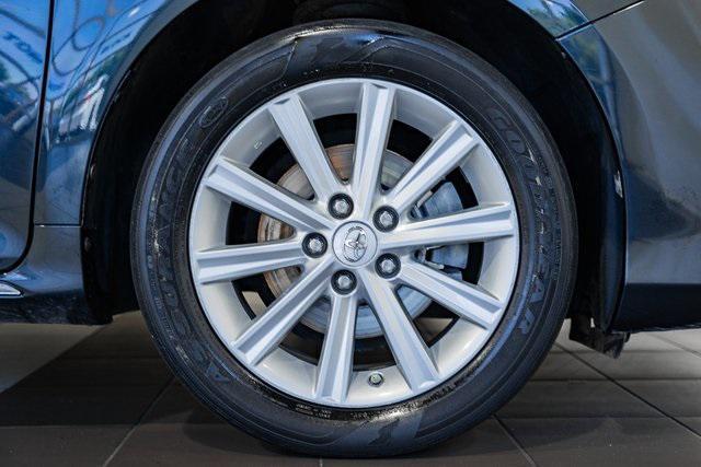used 2014 Toyota Camry Hybrid car, priced at $14,500