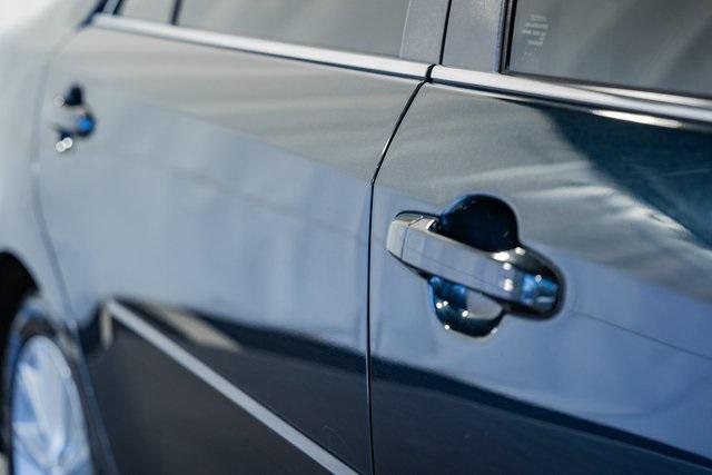 used 2014 Toyota Camry Hybrid car, priced at $14,500