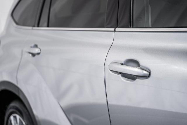 used 2023 Toyota Highlander Hybrid car, priced at $46,000