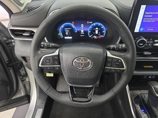 used 2023 Toyota Highlander Hybrid car, priced at $46,500