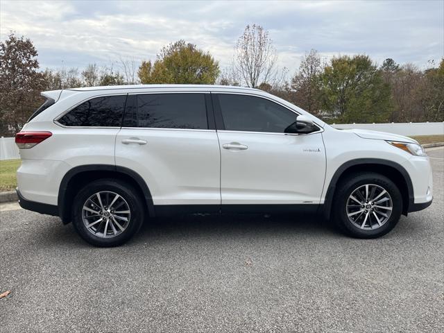 used 2019 Toyota Highlander Hybrid car, priced at $24,500