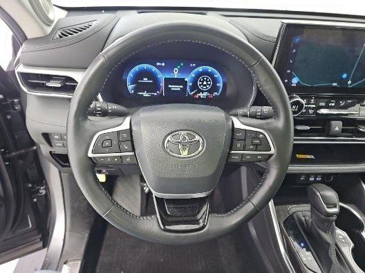 used 2023 Toyota Highlander car, priced at $44,000