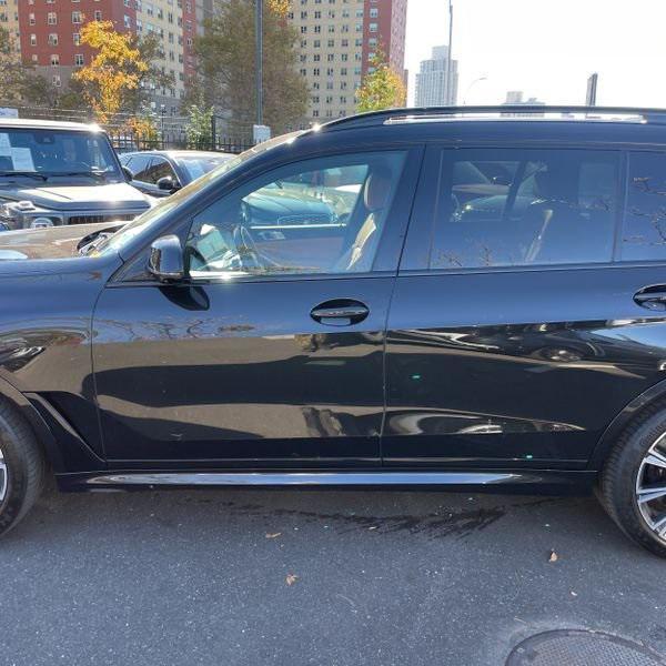 used 2022 BMW X7 car, priced at $72,000