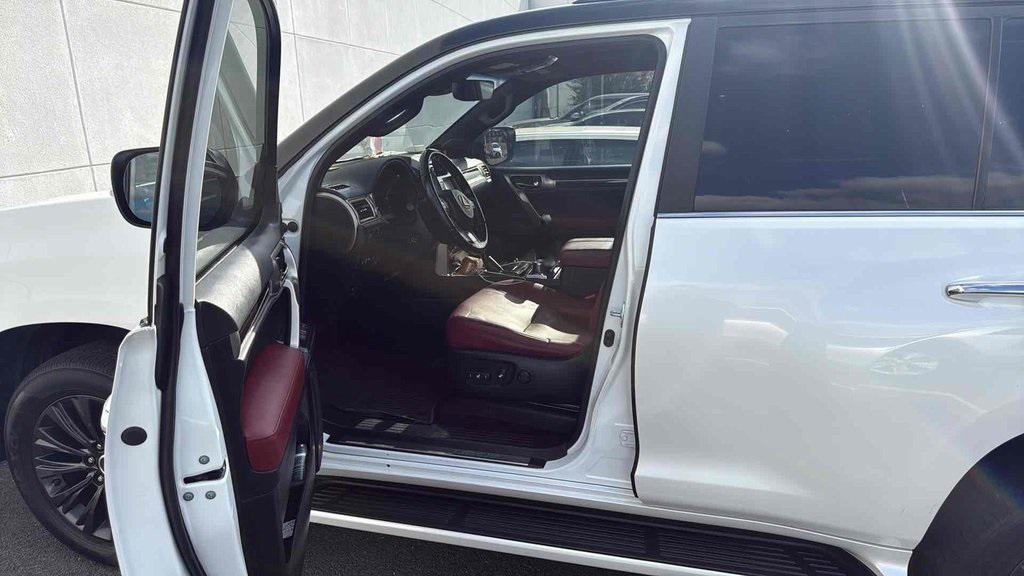 used 2021 Lexus GX 460 car, priced at $39,000