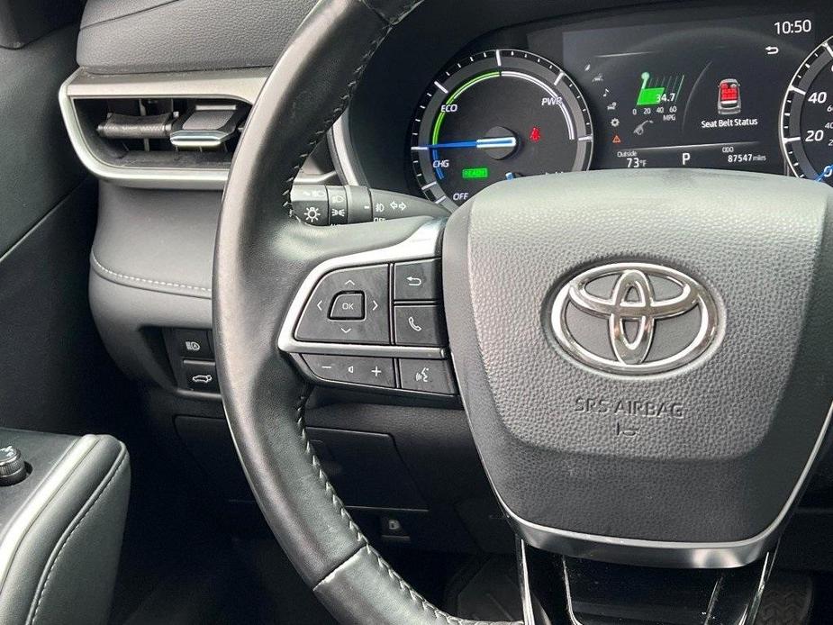 used 2020 Toyota Highlander Hybrid car, priced at $31,800