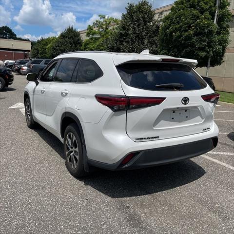 used 2022 Toyota Highlander car, priced at $38,000