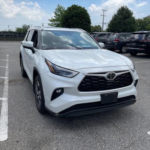 used 2022 Toyota Highlander car, priced at $38,000