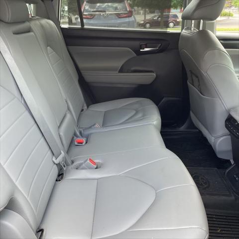 used 2022 Toyota Highlander car, priced at $38,000