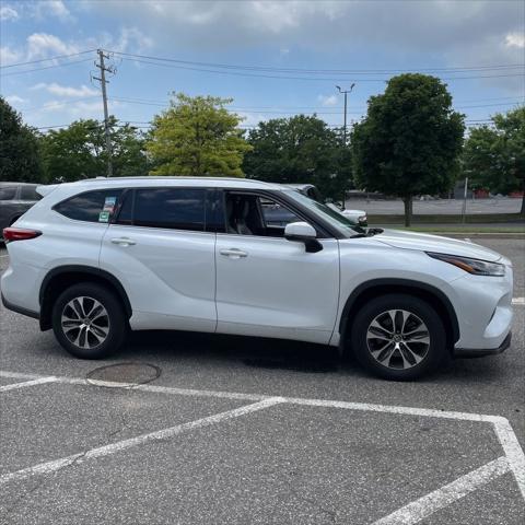 used 2022 Toyota Highlander car, priced at $38,000