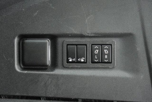 used 2023 GMC Yukon XL car, priced at $78,000