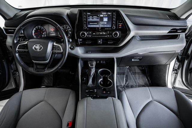 used 2022 Toyota Highlander car, priced at $32,000