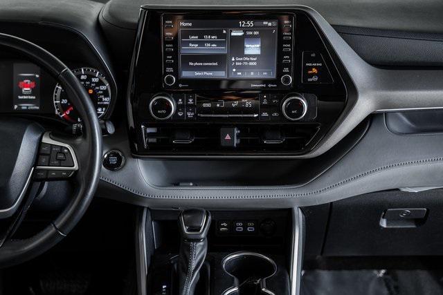 used 2022 Toyota Highlander car, priced at $32,000