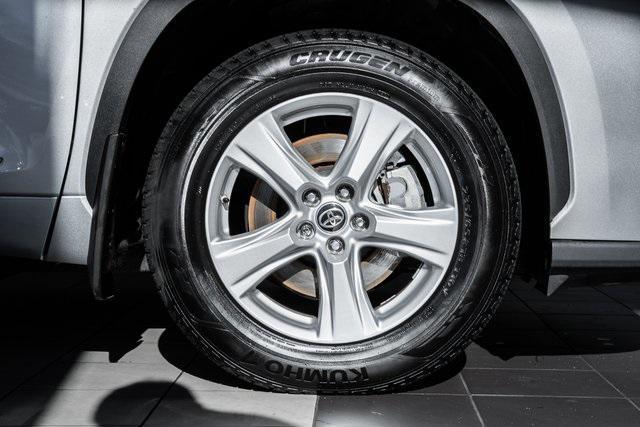 used 2022 Toyota Highlander car, priced at $32,000