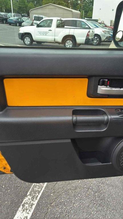 used 2007 Toyota FJ Cruiser car, priced at $11,500