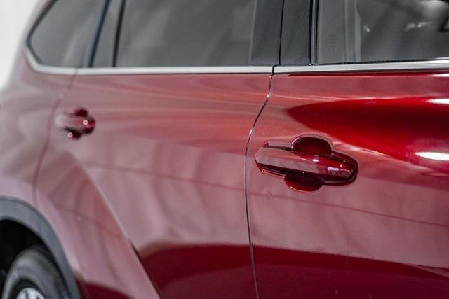 used 2022 Toyota Highlander car, priced at $34,000